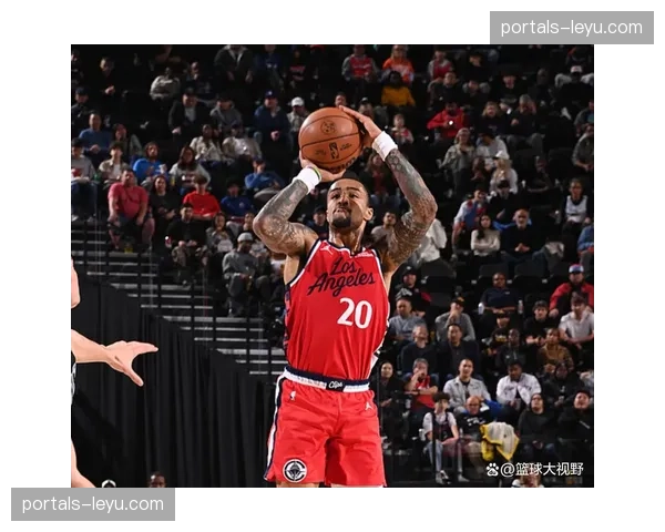 伦纳德56场1586分效率出众 快船前锋攻防一体维持高水准